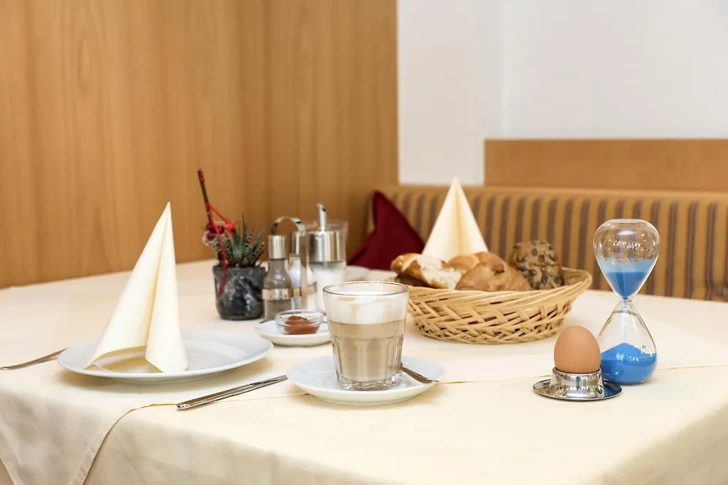 Hotel Garni Passeier Ischgl 3*,  Austria